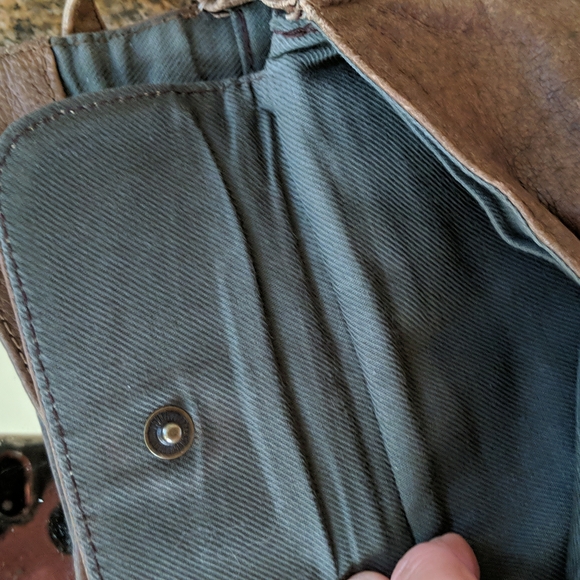 Vintage Leather Crossbody Purse.      #126 - Picture 6 of 12